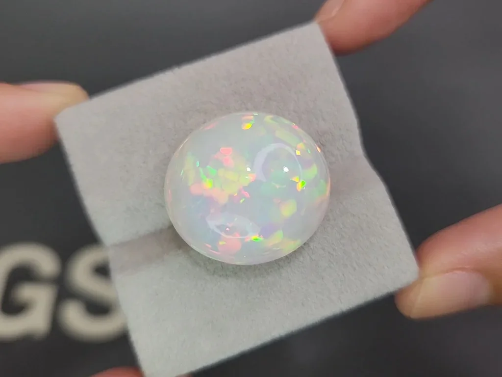 Opale blanche taille ronde 29,77 carats, Éthiopie Image №3