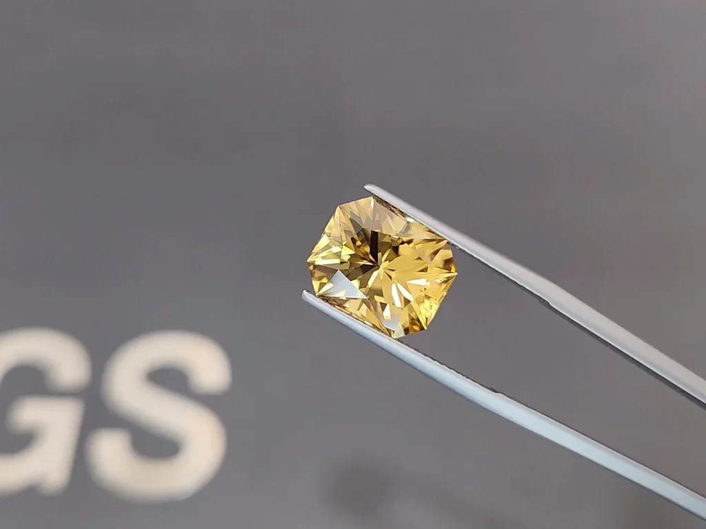 Yellow-brown zircon in radiant cut 10.77 carats, Sri Lanka Image №3