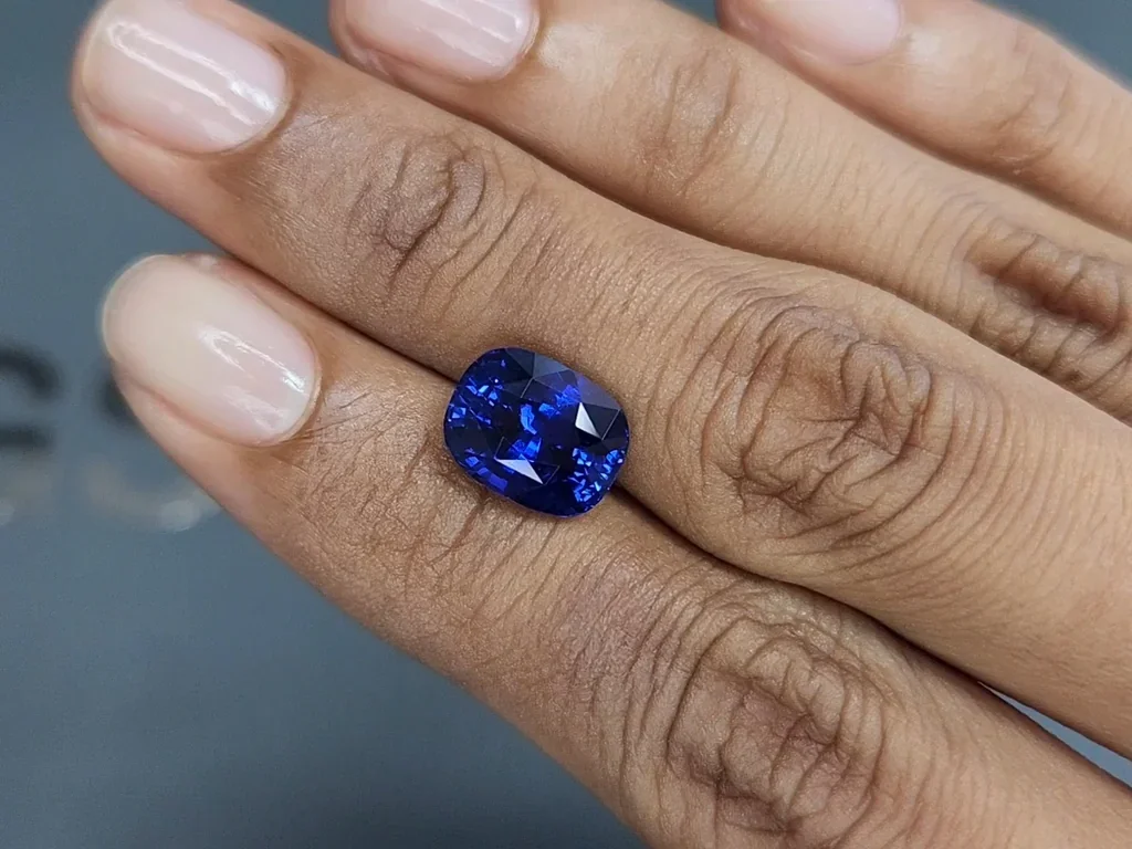 Sapphire Royal Blue cushion cut 5.40 carats, Sri Lanka  Image №2