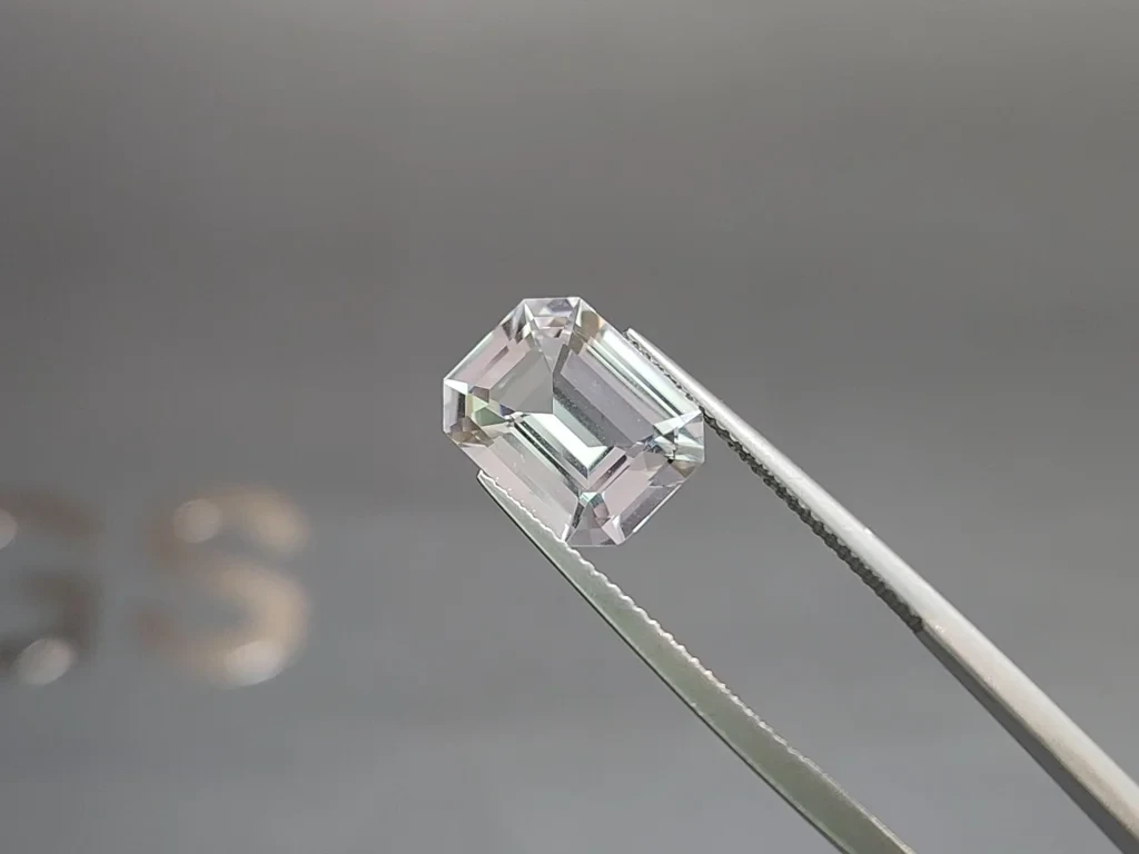 Kunzite octagon cut 5.03 carats, Pakistan Image №3