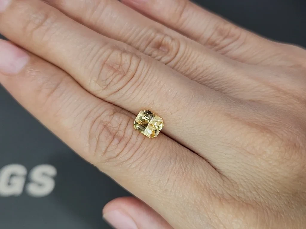 Unheated yellow sapphire radiant cut 2.00 carats, Sri Lanka Image №2