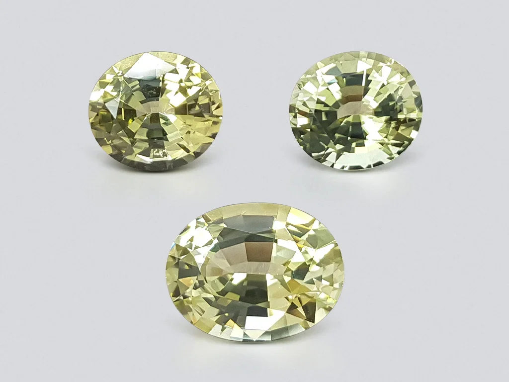 Set aus goldenen Turmalinen im Ovalschliff mit 10,39 Karat Image №1