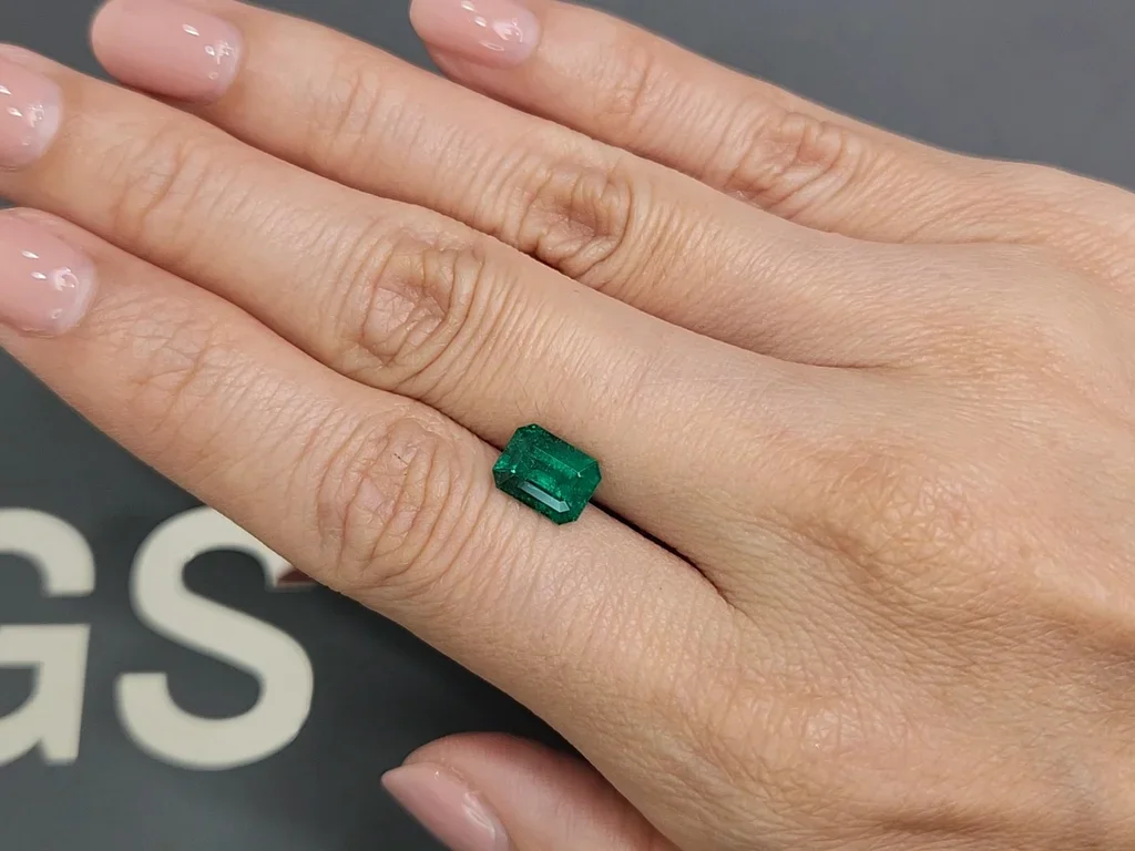 Emeraude Muzo Green Octagon 1,57 ct, Colombie Image №2