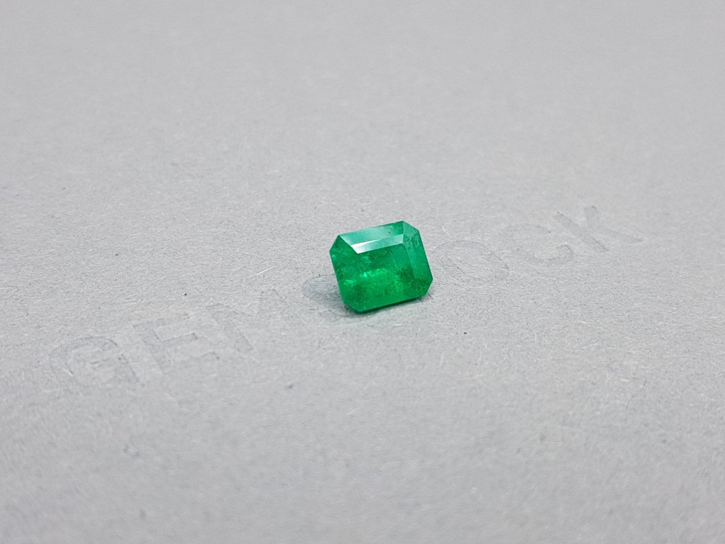 Colombian Vivid Green Emerald 1.25 ct Image №2