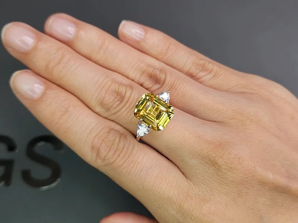 Saphir jaune non raffiné taille octogonale 8,11 carats, Sri Lanka Image №5