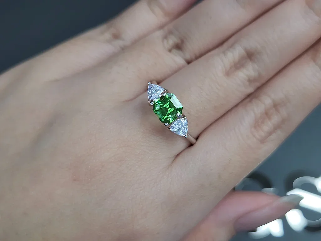 Neon Green tsavorite garnet in asscher cut 1.34 carats, Tanzania  Image №5