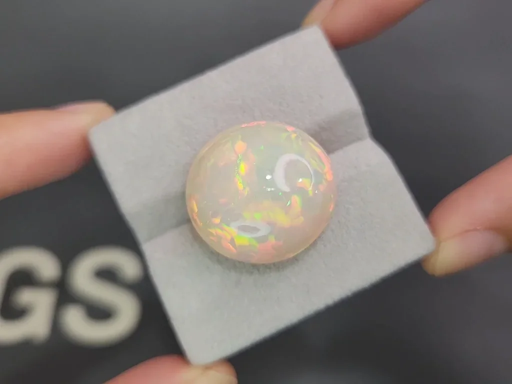 Ópalo blanco de corte redondo de 27,34 carats, de Etiopía Image №3