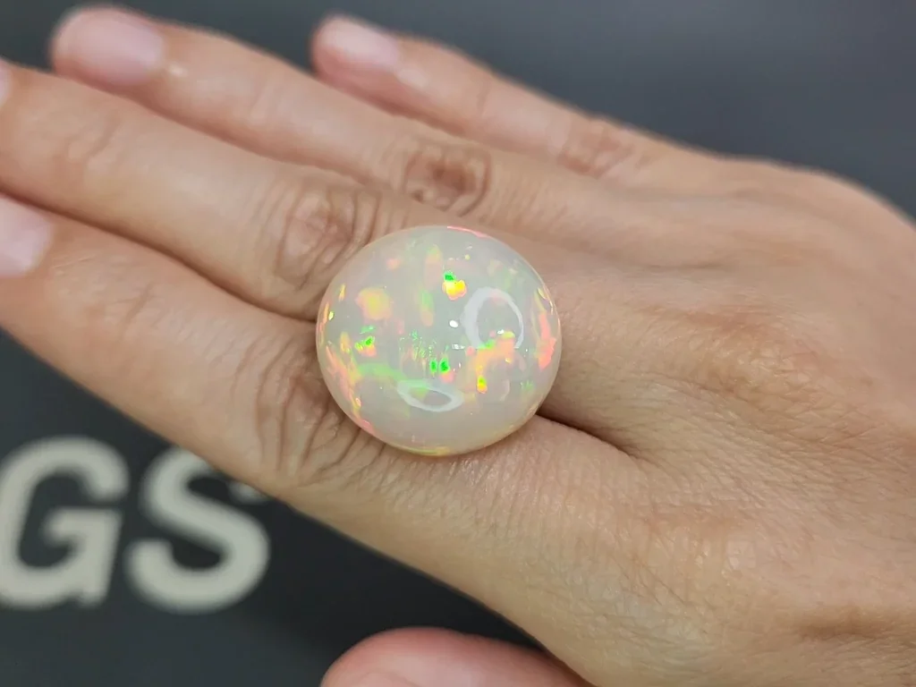 Ópalo blanco de corte redondo de 27,34 carats, de Etiopía Image №2