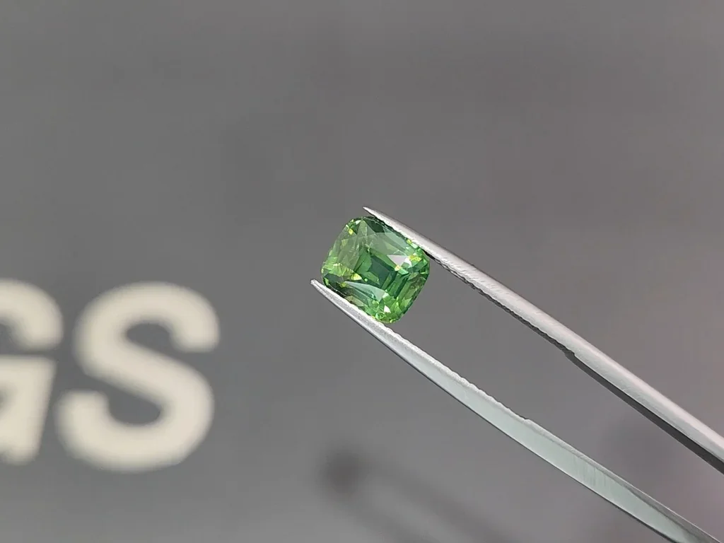 Green zircon cushion cut 3.28 carats, Tanzania  Image №3