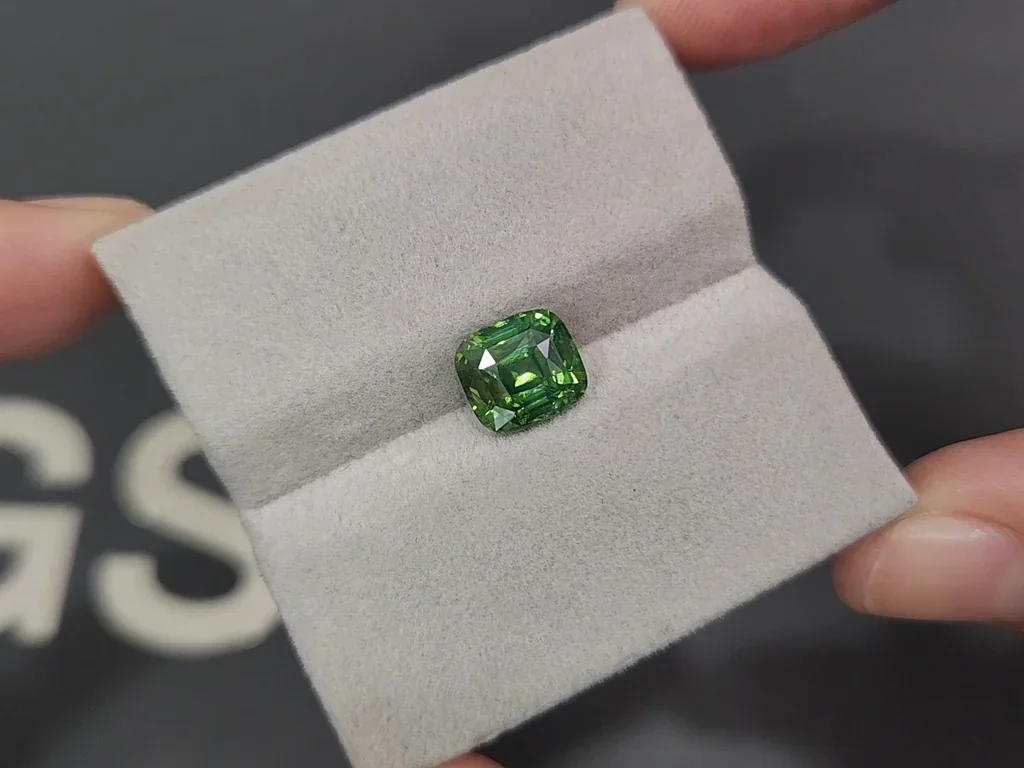Green zircon cushion cut 3.28 carats, Tanzania  Image №4