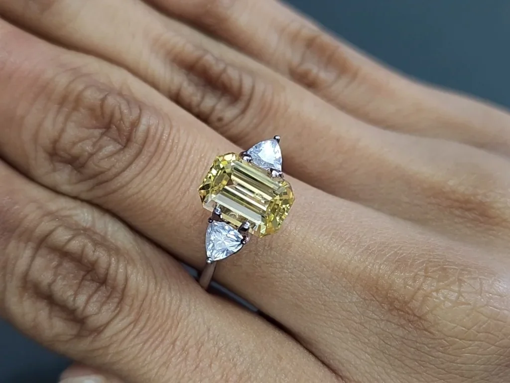 Unheated yellow sapphire octagon cut 4.02 carats, Sri Lanka Image №5