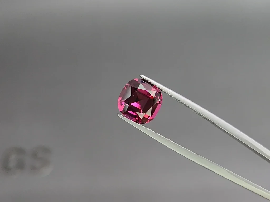 Rhodolith granat kissenförmiger 4,55 karat, Tansania Image №3