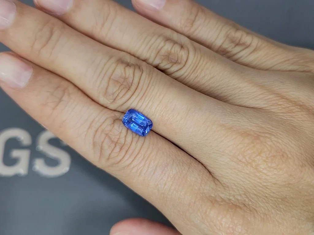 Unbehandelter Cornflower Blue saphir kissenförmig geschliffener 2,08 karat, Sri Lanka Image №2