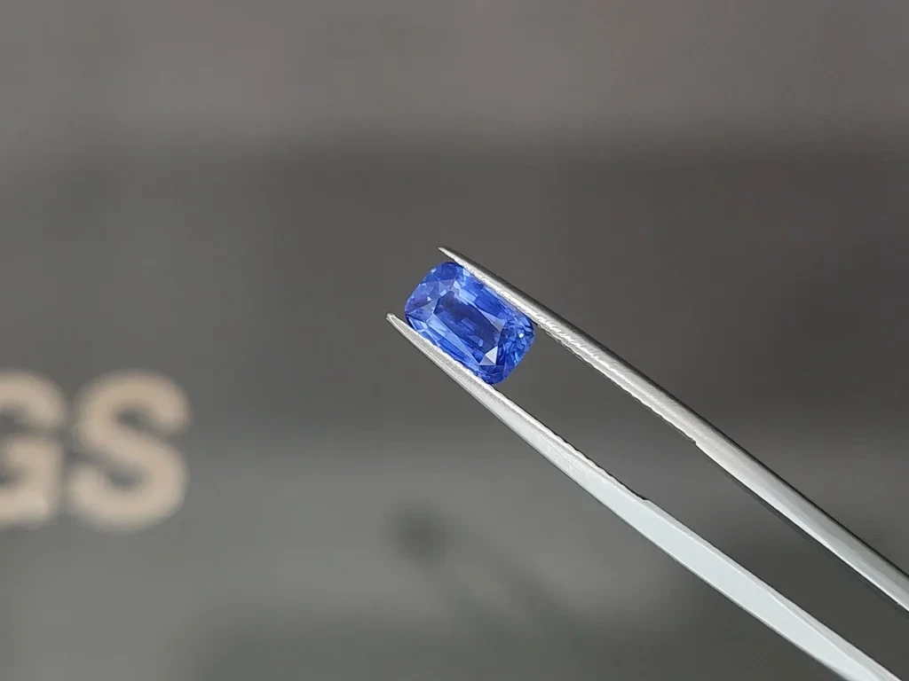 Unbehandelter Cornflower Blue saphir kissenförmig geschliffener 2,08 karat, Sri Lanka Image №3