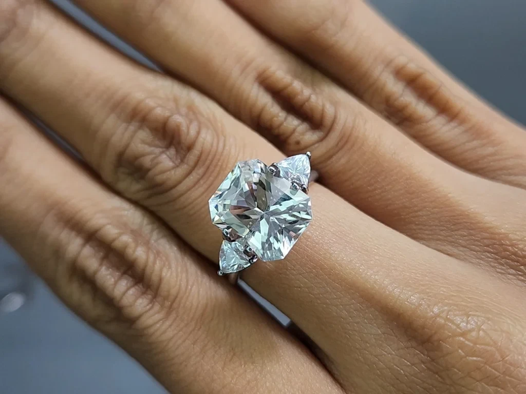 Kunzite light green radiant cut 5.05 carats, Pakistan Image №5