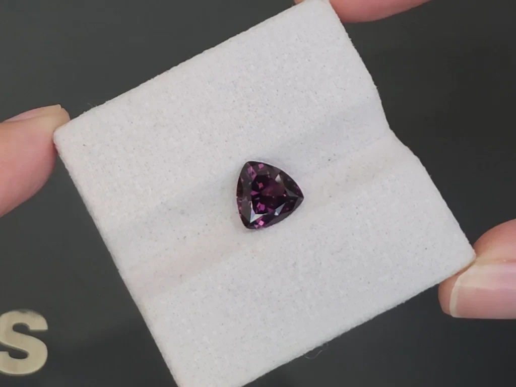 Purple spinel trillion cut 2.62 carats, Tanzania Image №4