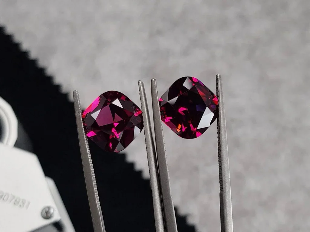 Pair of cushion cut rhodolites 9.92 ct, Malawi Image №2