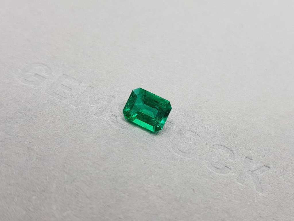 Intense Colombian "Muzo Green" Emerald octagon cut 1.41 ct Image №3