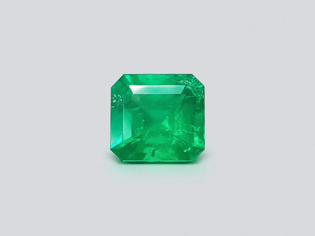 Colombian emerald 1.78 ct octagon cut, Vivid green Image №1