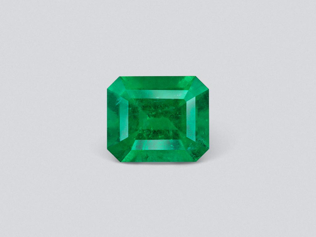 Colombian Vivid Green Emerald in octagon cut 2.52 ct Image №1