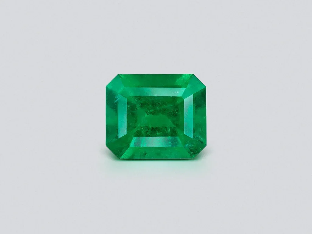 Émeraude octogonale vert vif de Colombie 2,52 ct Image №1