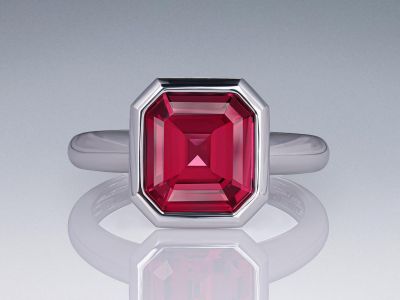 Ring with rhodolite garnet 5.60 carats in 18K white gold photo