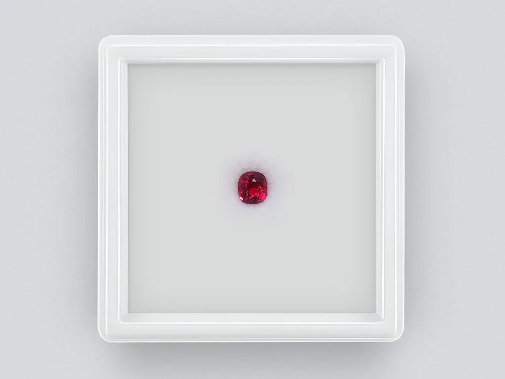 Spinelle rouge taille coussin 0,33 carats, Birmanie Image №1