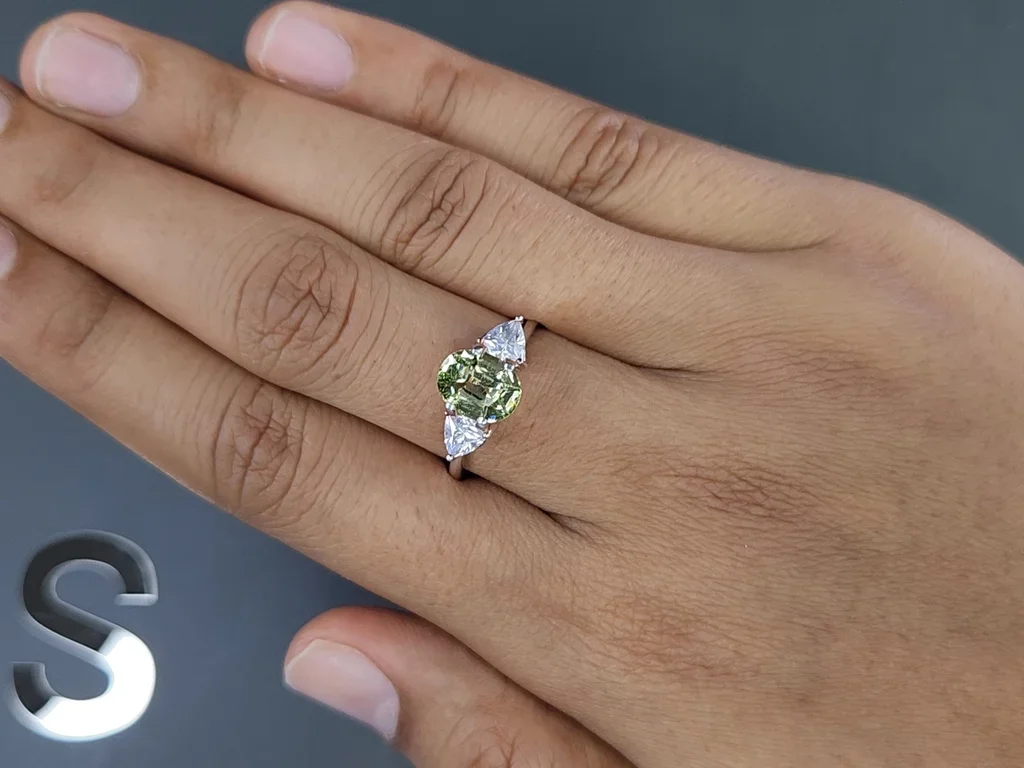 Granate grosular verde amarillento, talla ovalada, 2,02 quilates, Tanzania Image №5