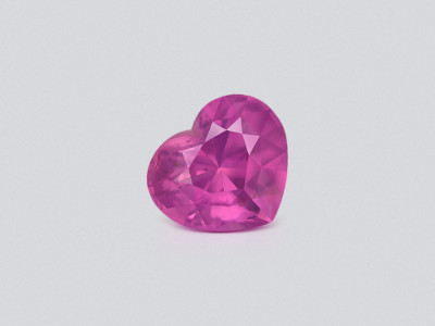 Unbeheizter Rutil-Seideneffekt herzschliff saphir 6,13 carats, Sri Lanka photo