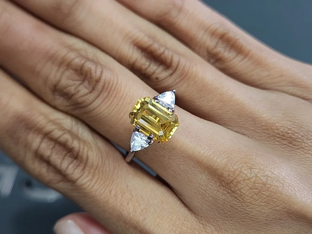 Zafiro amarillo de talla octogonal de 4,50 carats, Sri Lanka Image №5