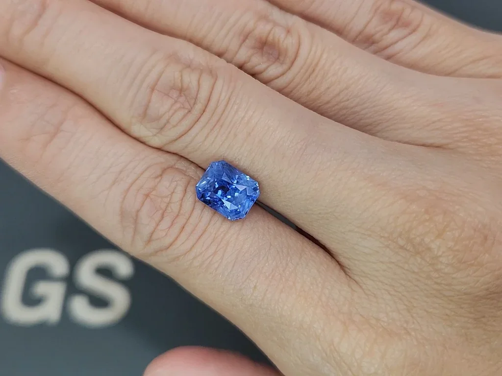 Zafiro azul intenso de talla octagonal sin calentar, 3,52 quilates, Sri Lanka Image №2