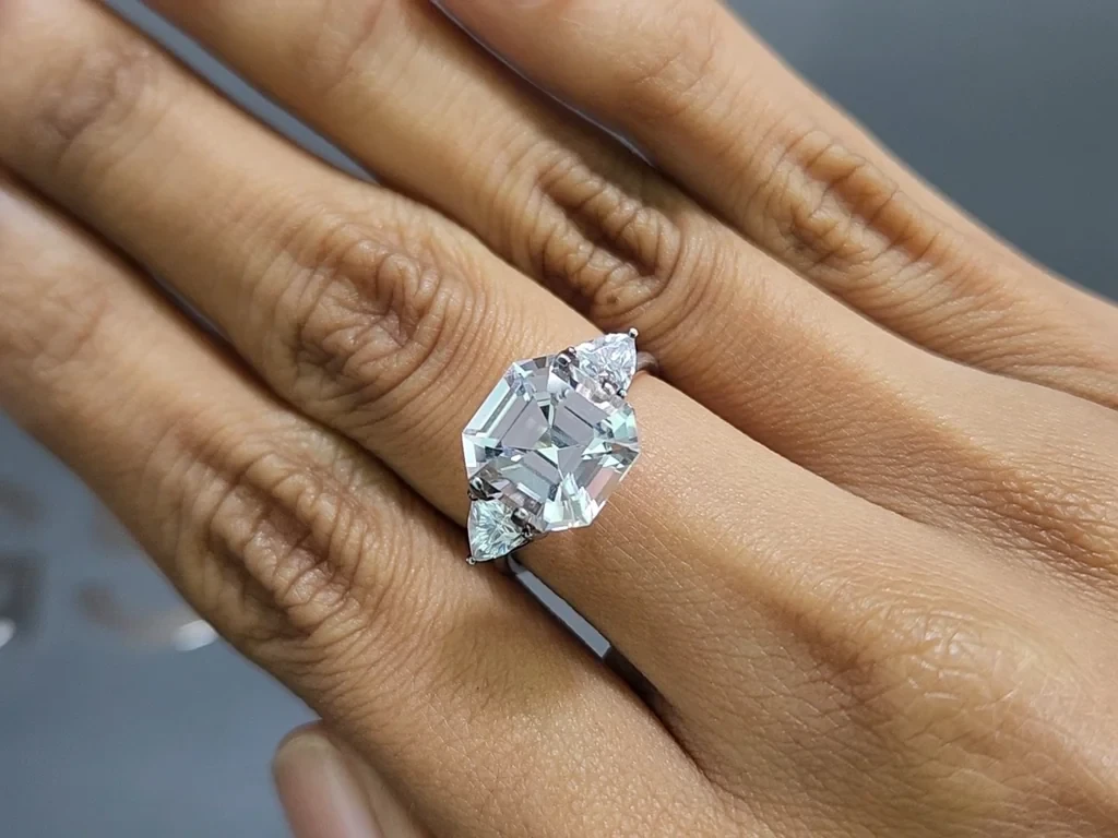Kunzite octagon cut 4.95 carats, Pakistan Image №5