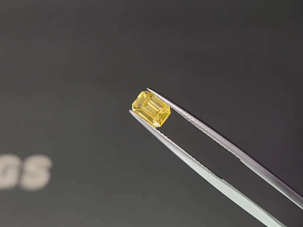 Sapphire Vivid Yellow octagon cut 1.12 carats, Sri Lanka Image №3