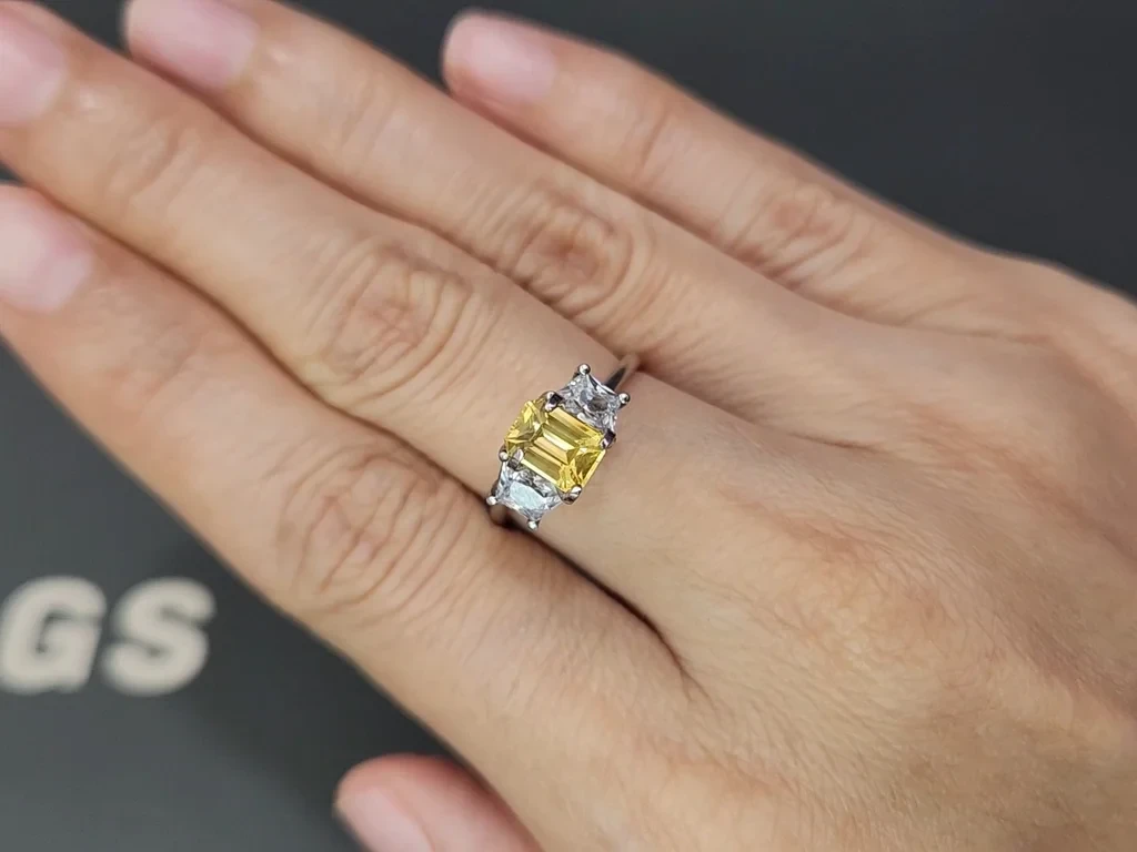 Sapphire Vivid Yellow octagon cut 1.12 carats, Sri Lanka Image №5