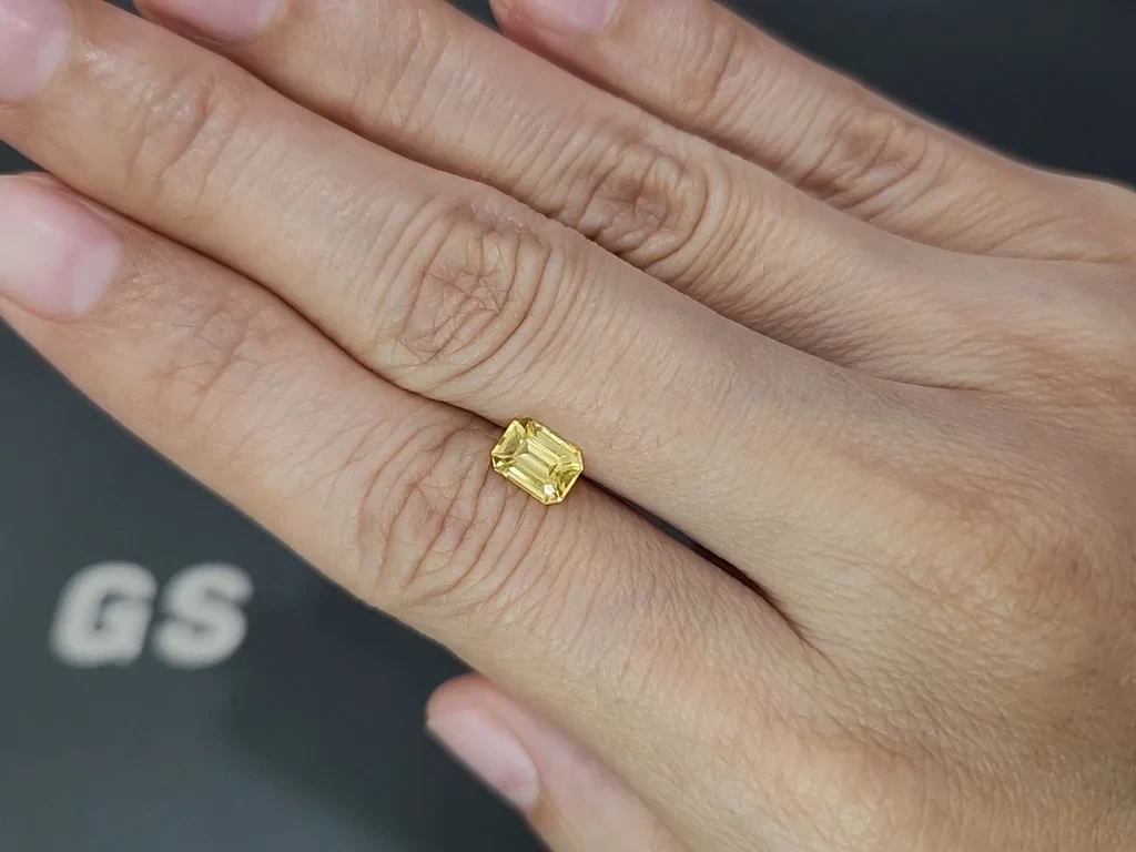 Sapphire Vivid Yellow octagon cut 1.12 carats, Sri Lanka Image №2