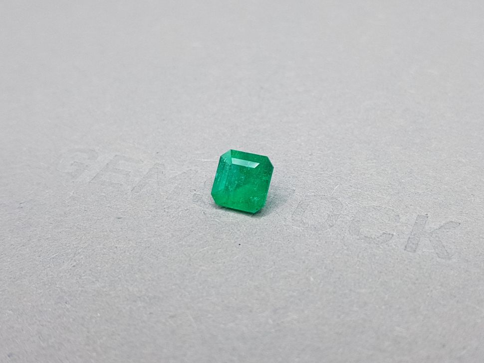Intense Colombian emerald 1.19 ct Image №3