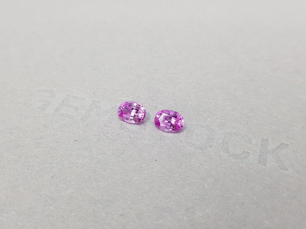 Pair of hot pink unheated Madagascar sapphires 0.97 ct Image №3
