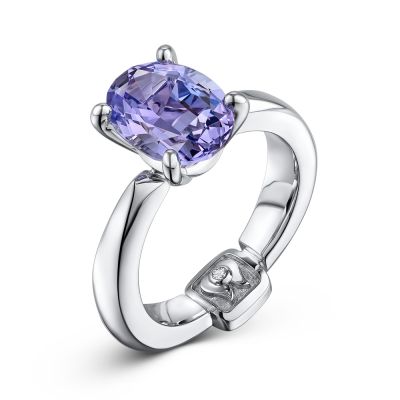Ring with lavender tanzanite in 18K white gold photo