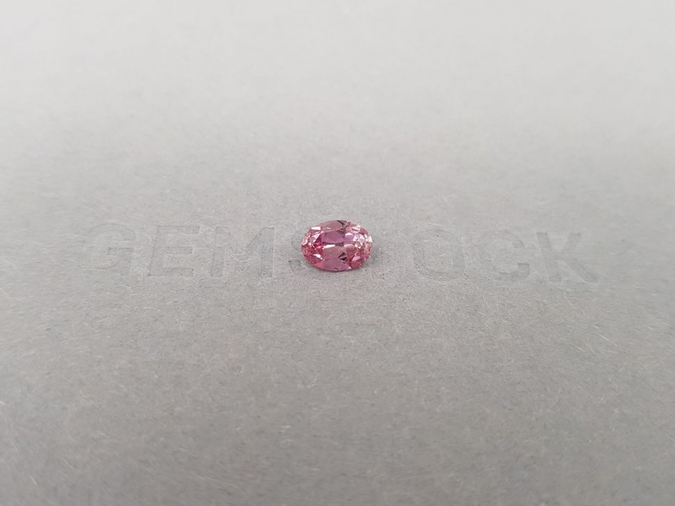 Unheated Padparadscha sapphire in oval cut  0.93 ct, Madagascar Image №1