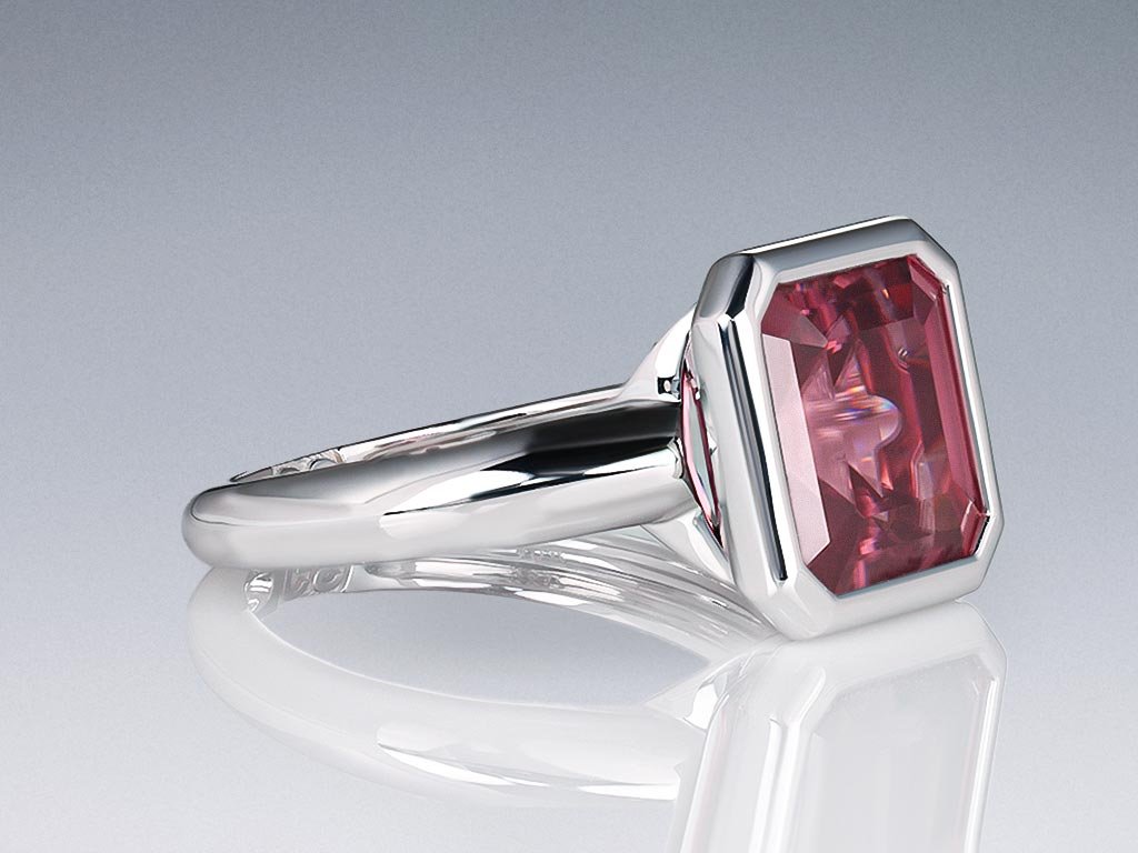 Ring with rich red zircon 10.29 carat in 18-carat gold  Image №2