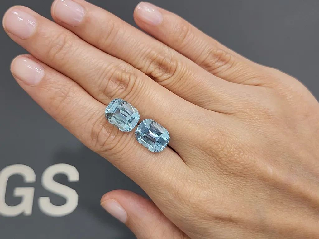 Pair of large cushion-cut "Santa Maria" aquamarines 10.33 carats, Africa Image №2