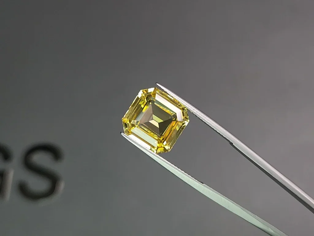 Saphir jaune taille octogonale non traité 10,14 carats, Sri Lanka Image №3