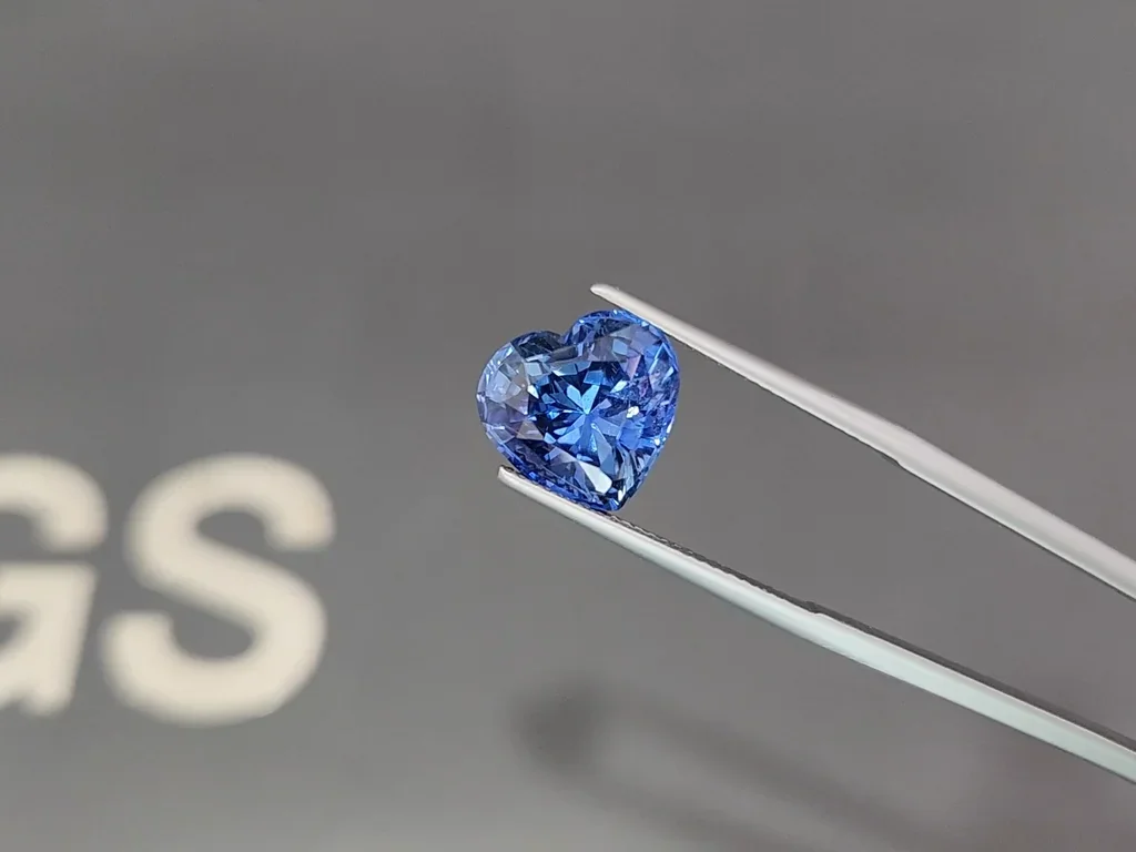 Saphir bleu bleuet non chauffé, taille cœur 8,04 carats, Sri Lanka Image №3