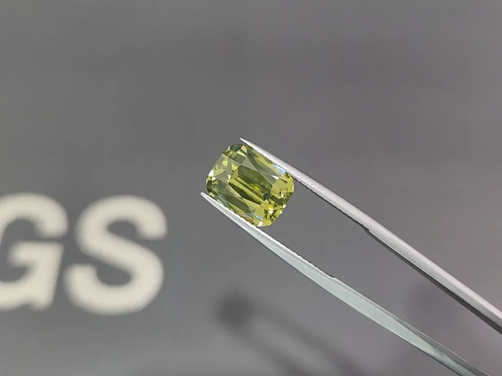 Zircon jaune vert taille coussin de 7,34 carats, Tanzanie Image №3