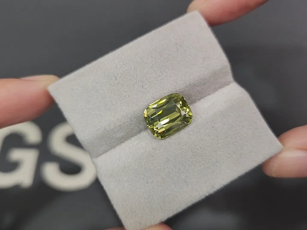 Zircon jaune vert taille coussin de 7,34 carats, Tanzanie Image №4