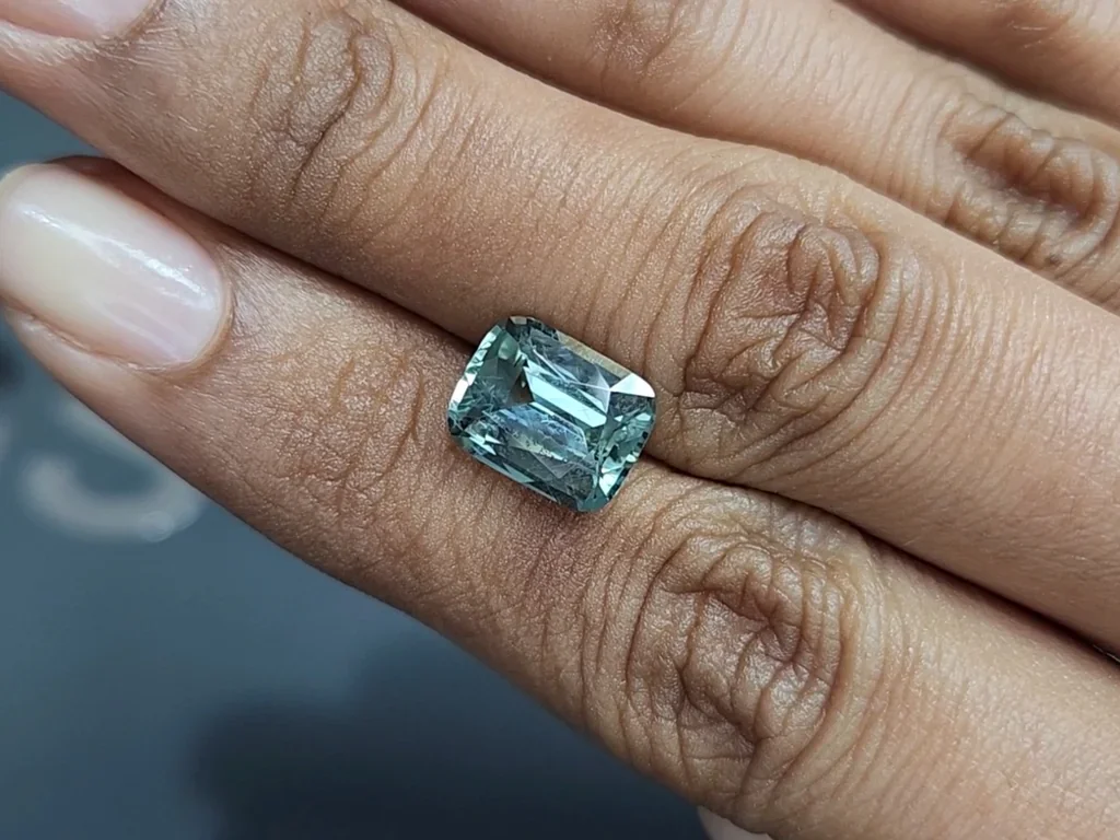 Saphir bleu sarcelle taille coussin de 4,56 carats, Madagascar Image №2