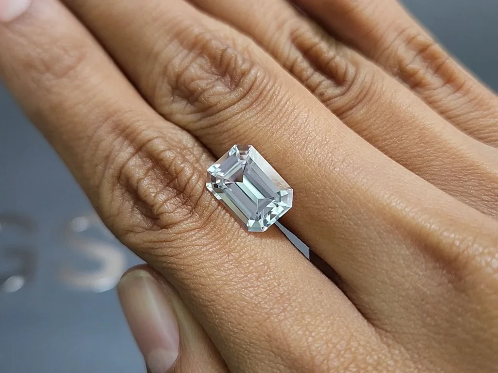 Kunzite octagon cut 4.74 carats, Pakistan Image №2
