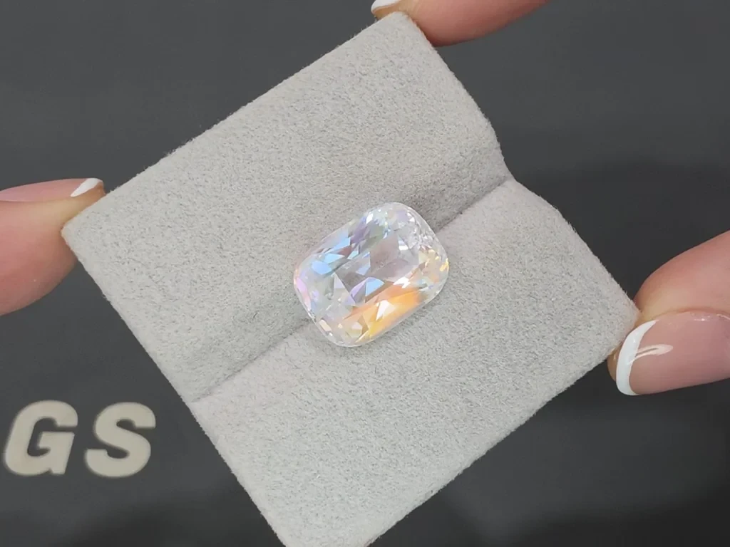 Regenbogen-mondstein im kissenschliff 9,88 carats, Madagaskar Image №4