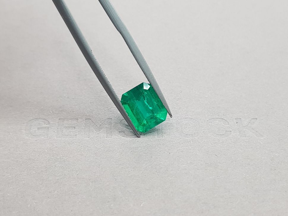 Bright Colombian emerald 2.25 ct Image №4