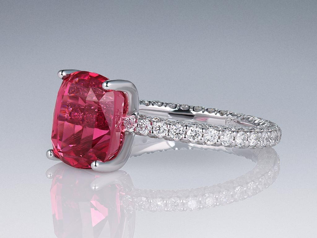 Ring with purple-pink rubellite 4.51 carats and diamonds in 18K white gold Image №3